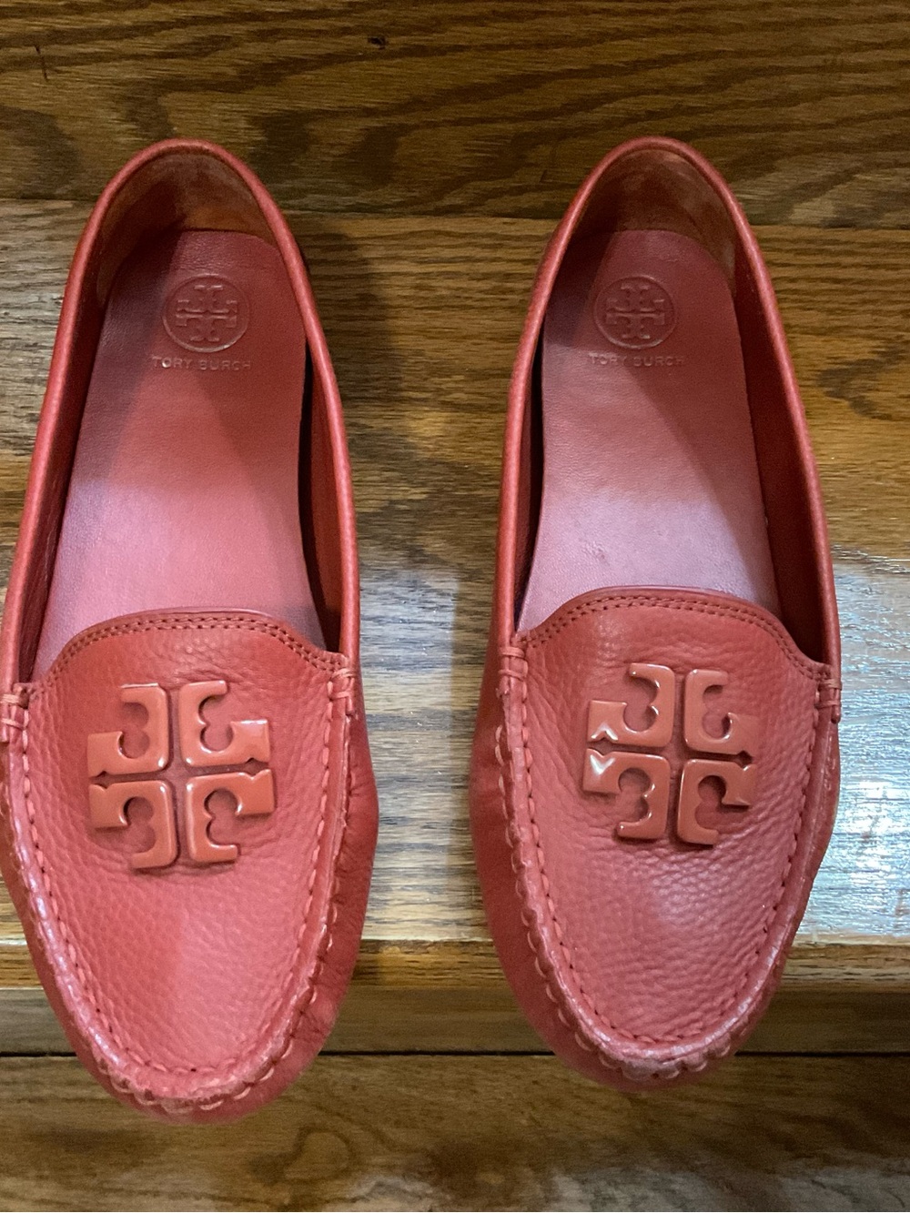 Tory Burch Coral Red Leather Logo Loafers. AUTHENTIC AND WORN  ONCE
